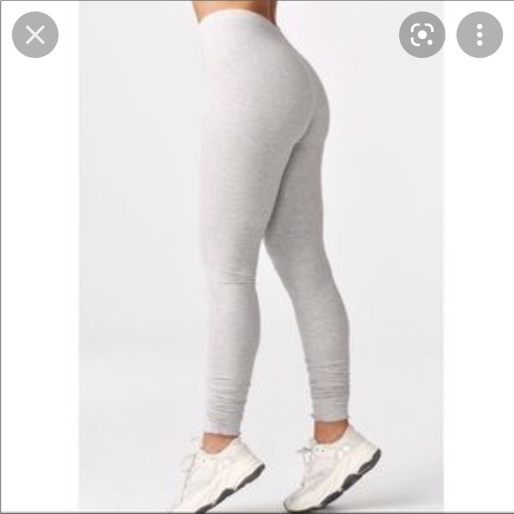 Joah Brown Scallop Scrunch Leggings Pearl Grey